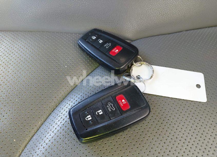 Photo 11 of 2021 Toyota Highlander HYBRID LIMITED (VIN 5TDDBRCH5MS519050)