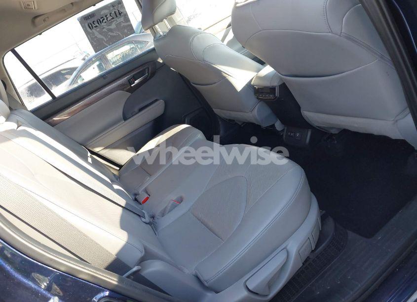 Photo 8 of 2021 Toyota Highlander HYBRID LIMITED (VIN 5TDDBRCH5MS519050)