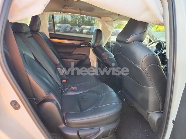 Photo 10 of 2021 TOYOTA HIGHLANDER HYBRID LIMITED (VIN 5TDDBRCH5MS525592)