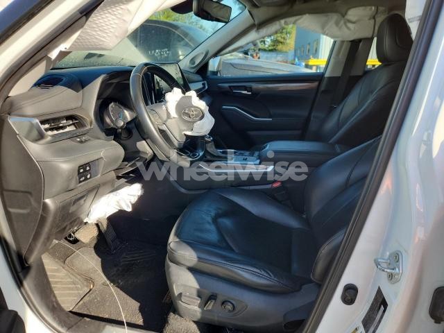 Photo 12 of 2021 TOYOTA HIGHLANDER HYBRID LIMITED (VIN 5TDDBRCH5MS525592)