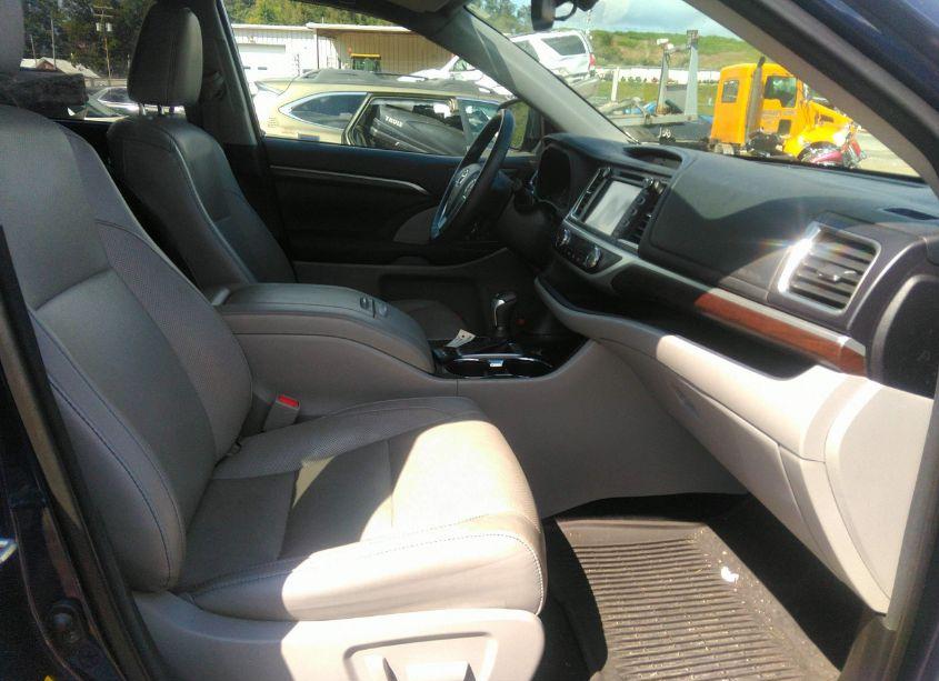 Photo 5 of 2016 Toyota Highlander HYBRID LIMITED (VIN 5TDDCRFH0GS019603)