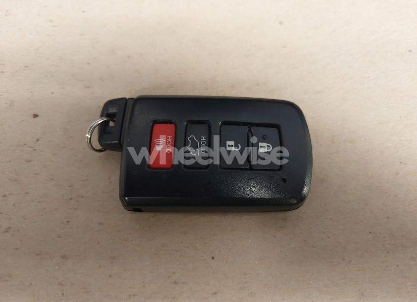 Photo 11 of 2016 Toyota Highlander HYBRID LIMITED PLATINUM V6 (VIN 5TDDCRFH1GS019173)