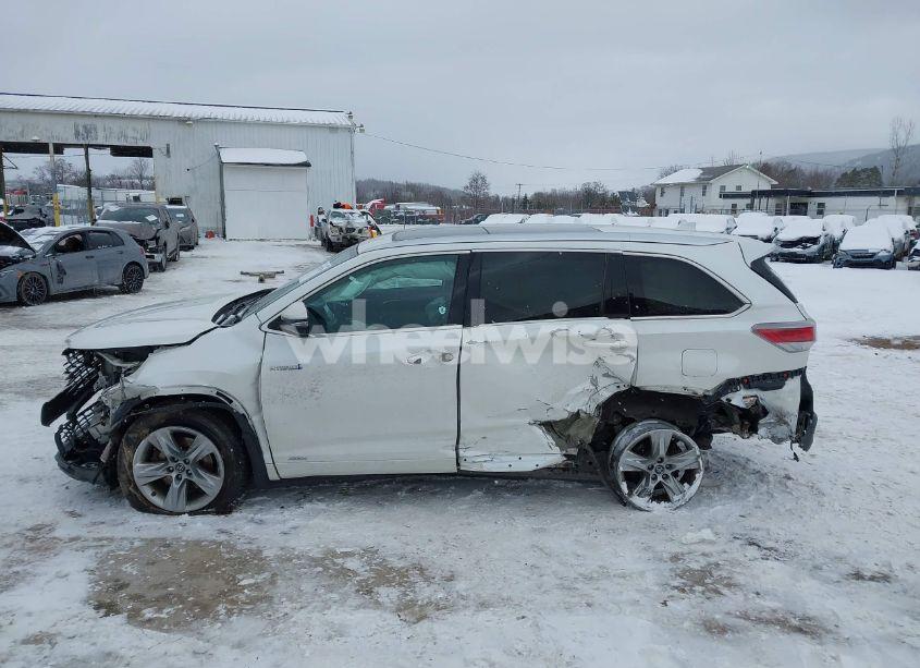 Photo 6 of 2016 Toyota Highlander HYBRID LIMITED PLATINUM V6 (VIN 5TDDCRFH1GS019173)