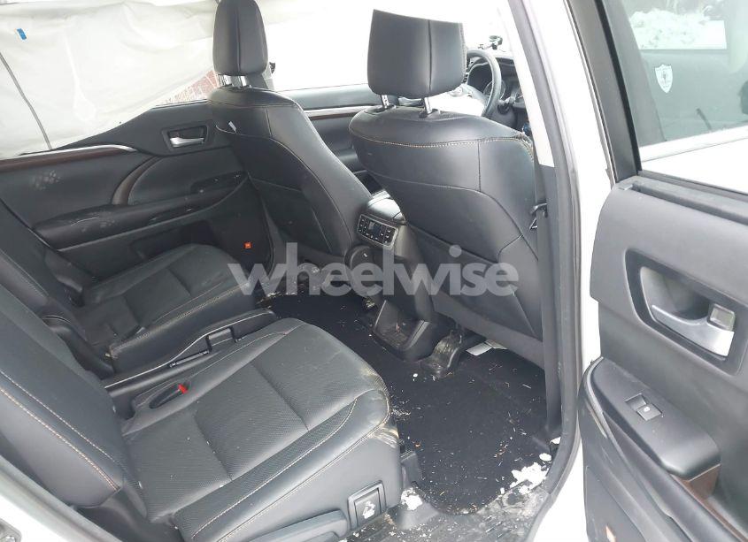 Photo 8 of 2016 Toyota Highlander HYBRID LIMITED PLATINUM V6 (VIN 5TDDCRFH1GS019173)