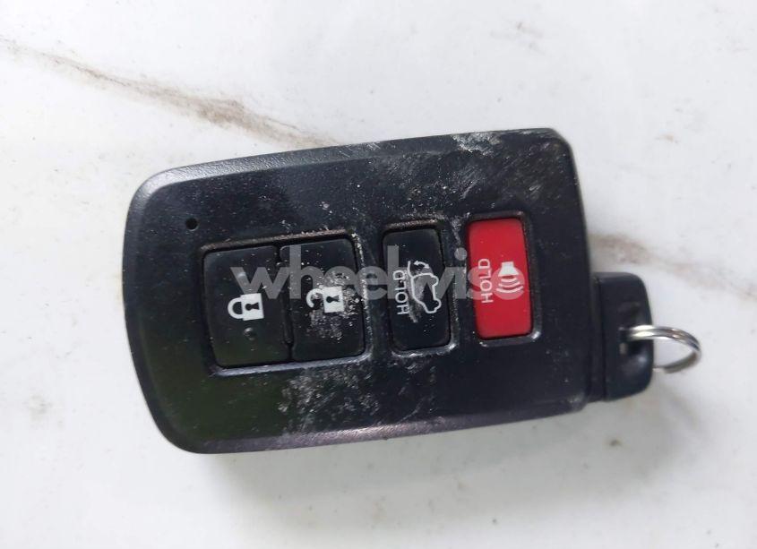 Photo 11 of 2018 Toyota Highlander HYBRID LIMITED PLATINUM (VIN 5TDDGRFH0JS041001)