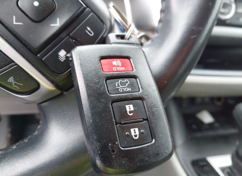 Photo 11 of 2018 Toyota Highlander HYBRID LIMITED (VIN 5TDDGRFH1JS051777)