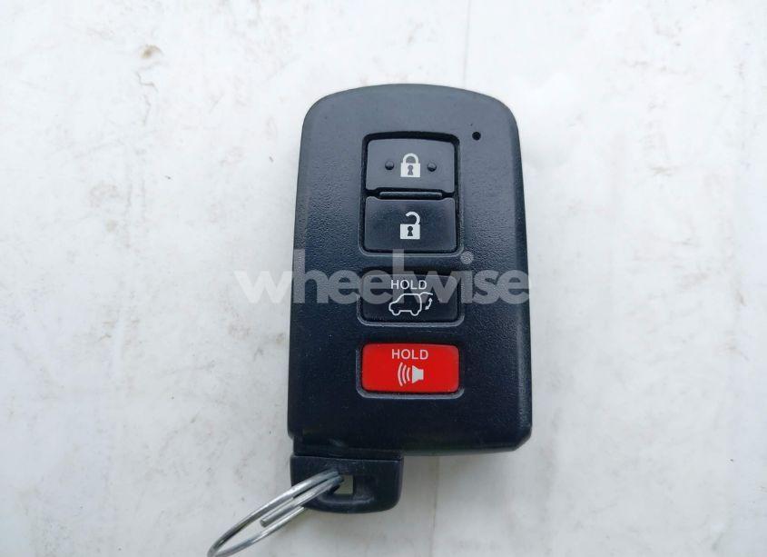 Photo 11 of 2017 Toyota Highlander HYBRID LIMITED (VIN 5TDDGRFH2HS022041)