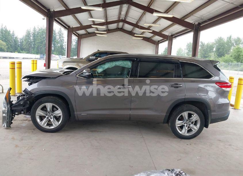 Photo 15 of 2017 Toyota Highlander HYBRID LIMITED (VIN 5TDDGRFH2HS022041)