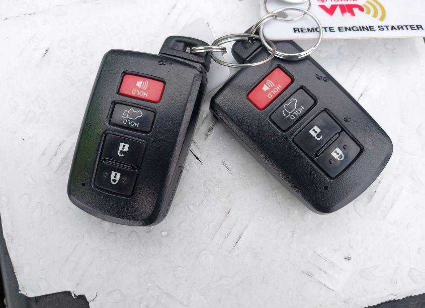 Photo 11 of 2017 Toyota Highlander HYBRID LIMITED PLATINUM (VIN 5TDDGRFH3HS029984)