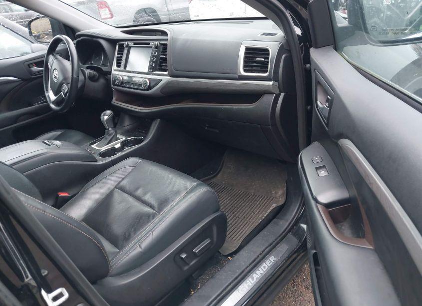 Photo 5 of 2017 Toyota Highlander HYBRID LIMITED PLATINUM (VIN 5TDDGRFH3HS029984)