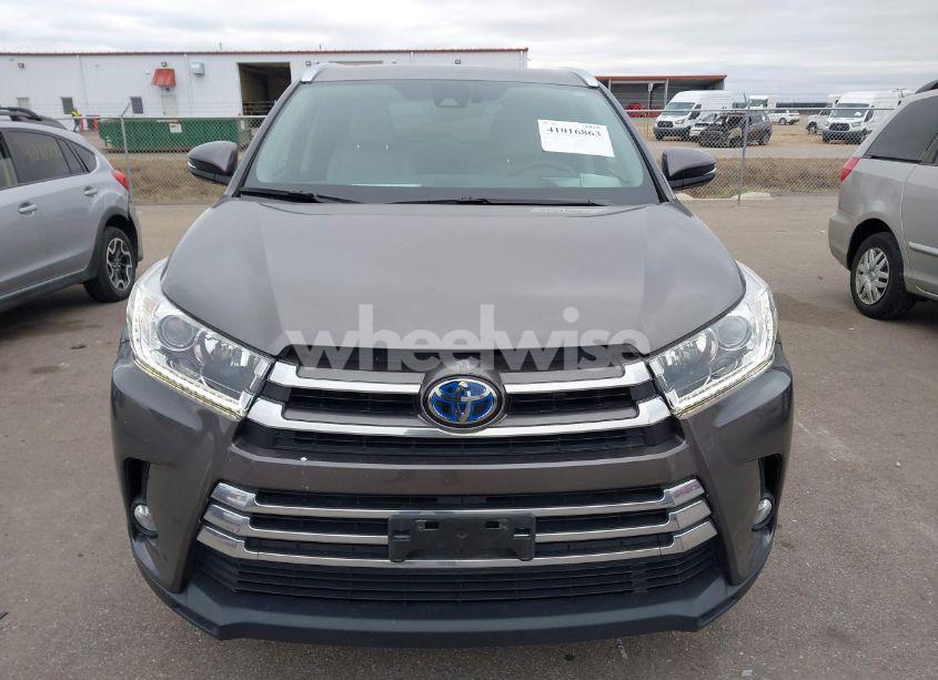 Photo 12 of 2017 Toyota Highlander HYBRID LIMITED (VIN 5TDDGRFH3HS034490)