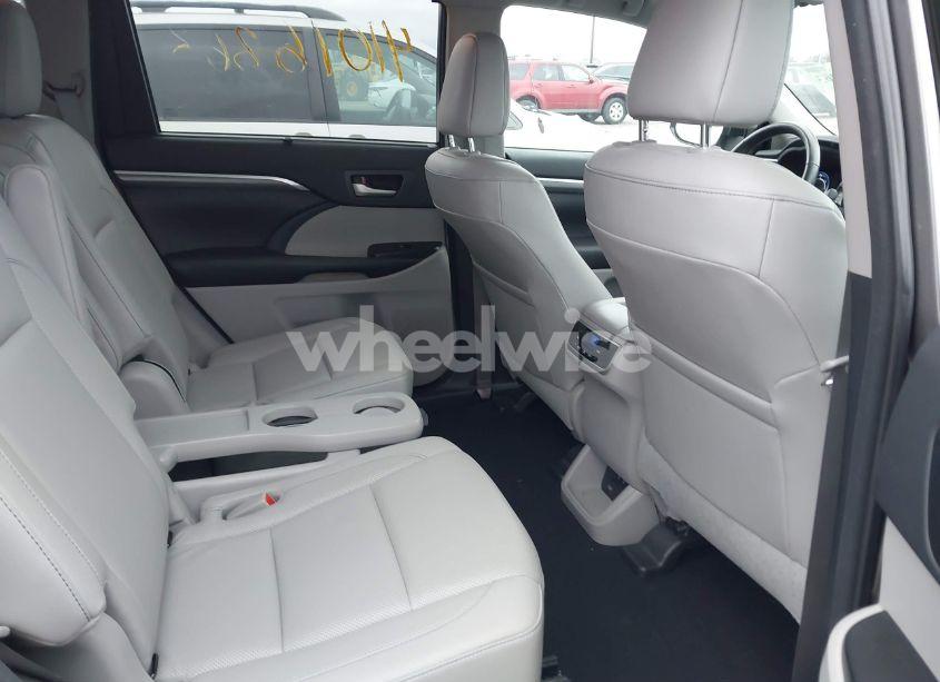 Photo 8 of 2017 Toyota Highlander HYBRID LIMITED (VIN 5TDDGRFH3HS034490)