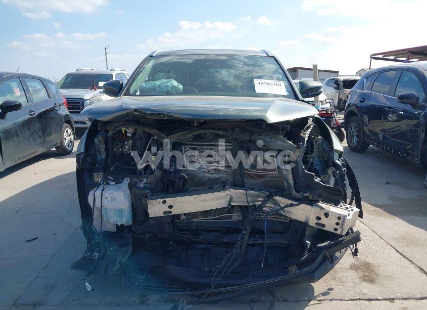 Photo 13 of 2019 Toyota Highlander HYBRID LIMITED PLATINUM (VIN 5TDDGRFH3KS059610)