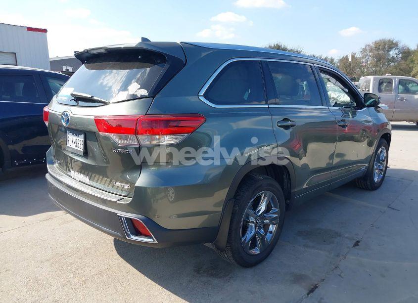 Photo 4 of 2019 Toyota Highlander HYBRID LIMITED PLATINUM (VIN 5TDDGRFH3KS059610)
