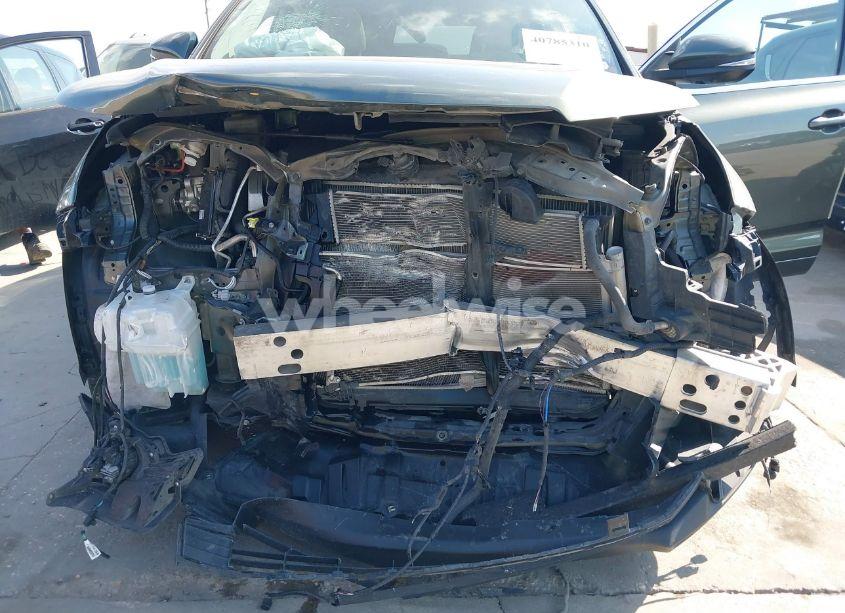 Photo 6 of 2019 Toyota Highlander HYBRID LIMITED PLATINUM (VIN 5TDDGRFH3KS059610)