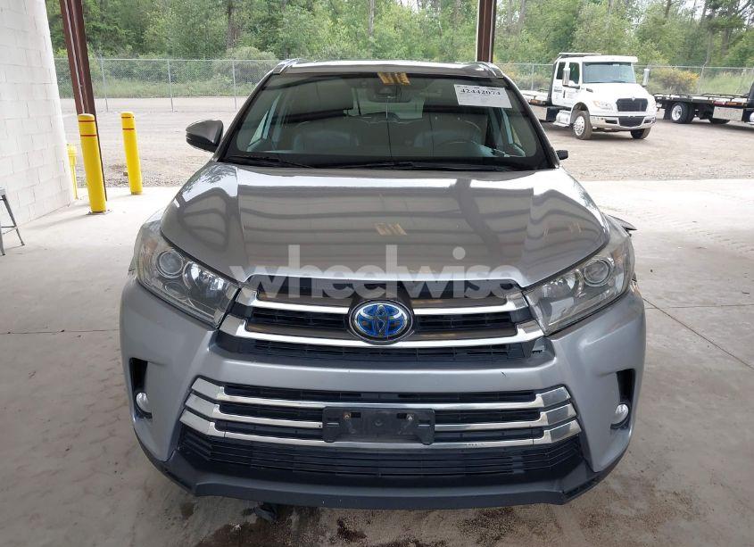 Photo 12 of 2018 Toyota Highlander HYBRID LIMITED (VIN 5TDDGRFH6JS038295)