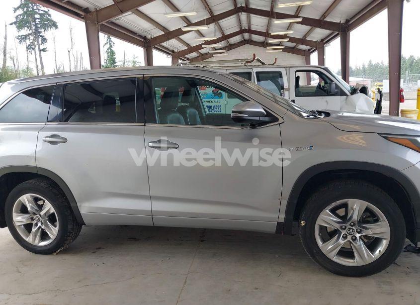 Photo 13 of 2018 Toyota Highlander HYBRID LIMITED (VIN 5TDDGRFH6JS038295)