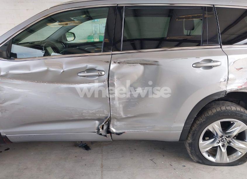 Photo 6 of 2018 Toyota Highlander HYBRID LIMITED (VIN 5TDDGRFH6JS038295)