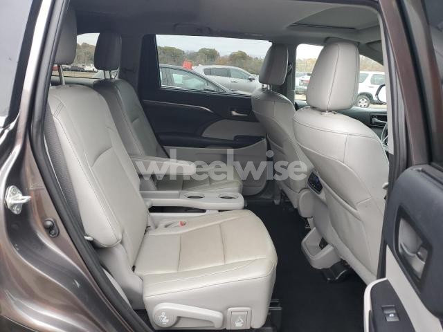 Photo 6 of 2019 TOYOTA HIGHLANDER HYBRID LIMITED N/A (VIN 5TDDGRFH6KS066857)