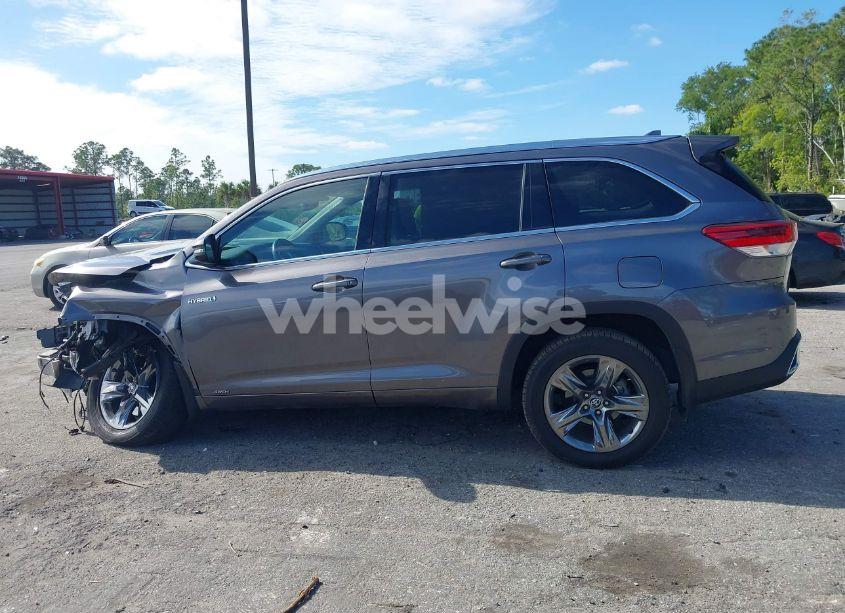 Photo 14 of 2019 Toyota Highlander HYBRID LIMITED PLATINUM (VIN 5TDDGRFH7KS072831)