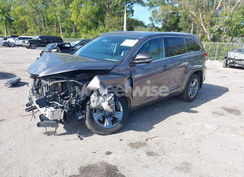 Photo 2 of 2019 Toyota Highlander HYBRID LIMITED PLATINUM (VIN 5TDDGRFH7KS072831)