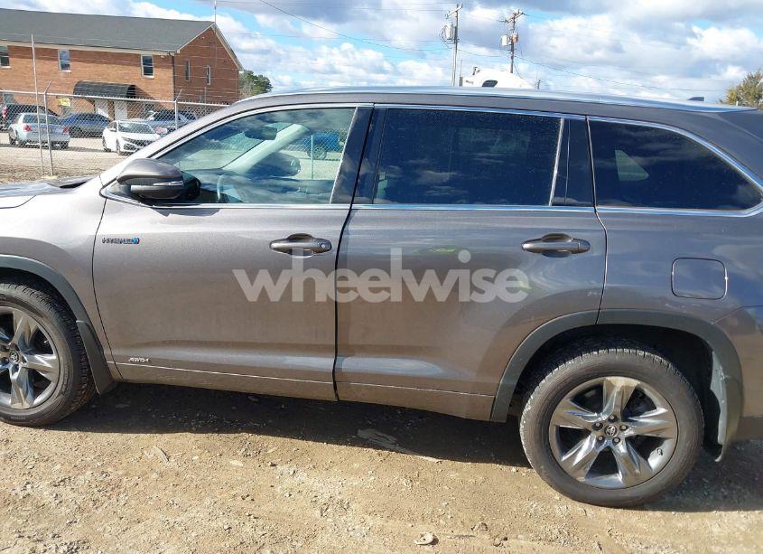 Photo 14 of 2017 Toyota Highlander HYBRID LIMITED PLATINUM (VIN 5TDDGRFH8HS021637)