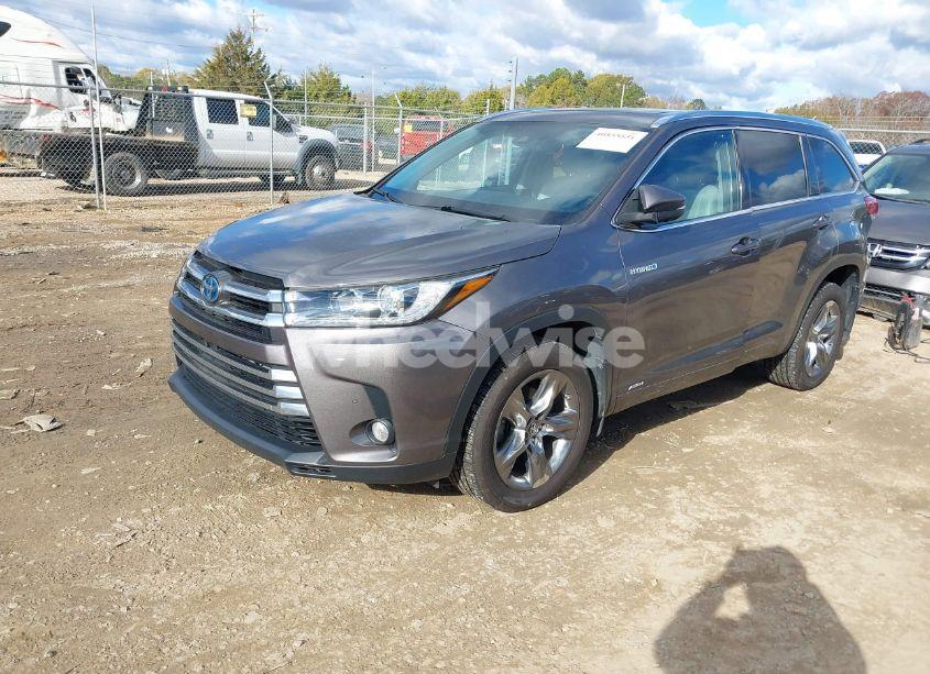 Photo 2 of 2017 Toyota Highlander HYBRID LIMITED PLATINUM (VIN 5TDDGRFH8HS021637)