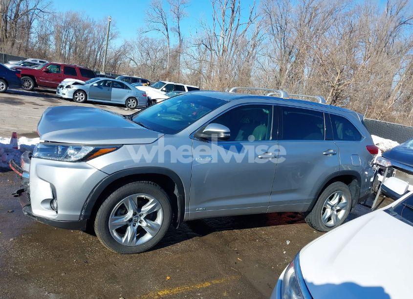 Photo 15 of 2017 Toyota Highlander HYBRID LIMITED (VIN 5TDDGRFH8HS024036)