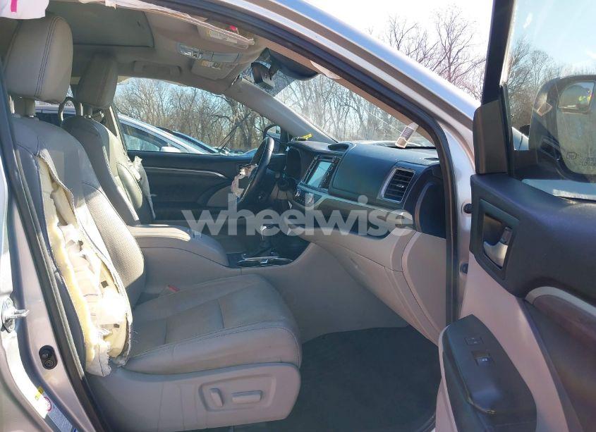 Photo 5 of 2017 Toyota Highlander HYBRID LIMITED (VIN 5TDDGRFH8HS024036)