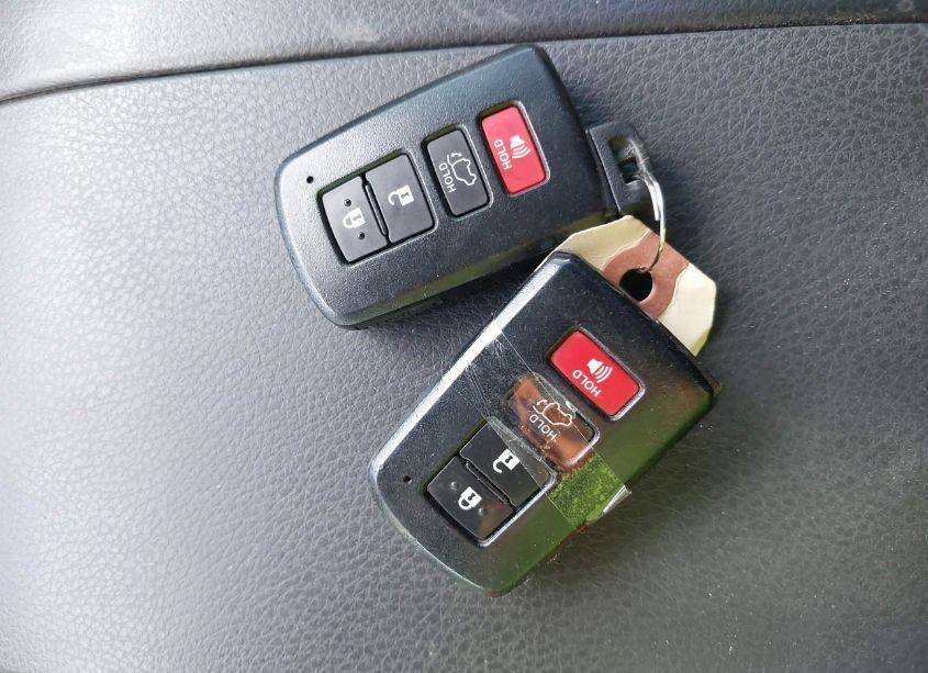 Photo 11 of 2017 Toyota Highlander HYBRID LIMITED PLATINUM (VIN 5TDDGRFH8HS028801)