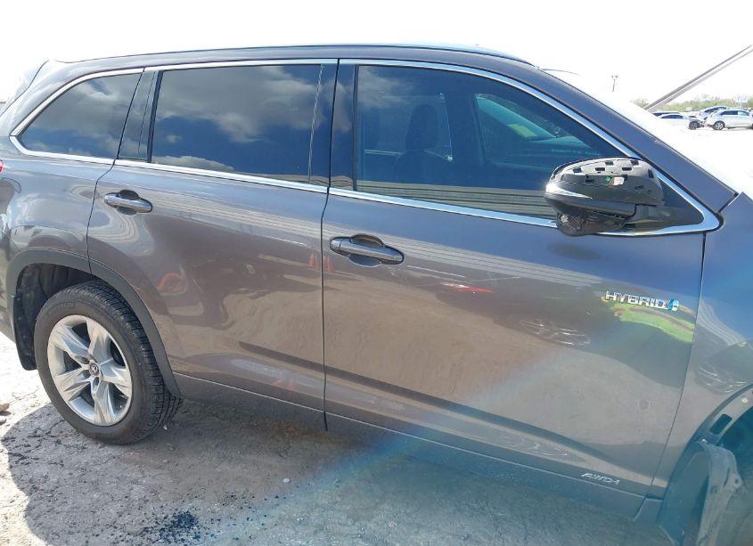 Photo 13 of 2017 Toyota Highlander HYBRID LIMITED PLATINUM (VIN 5TDDGRFH8HS028801)