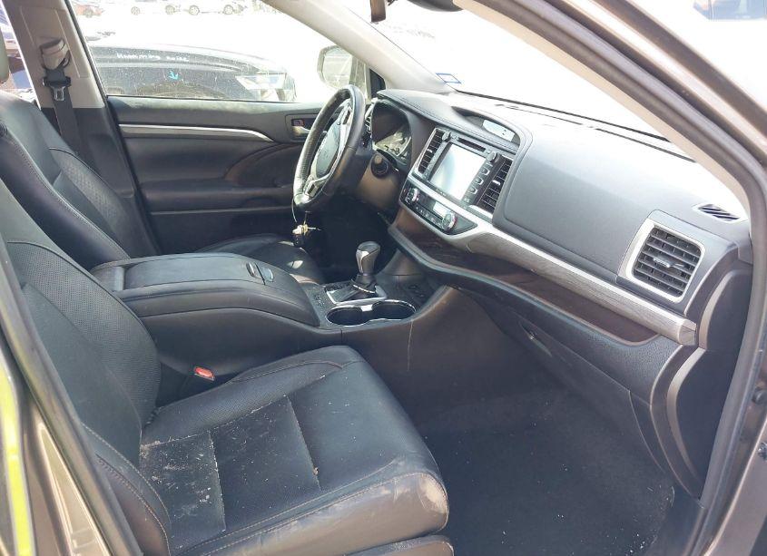 Photo 5 of 2017 Toyota Highlander HYBRID LIMITED PLATINUM (VIN 5TDDGRFH8HS028801)