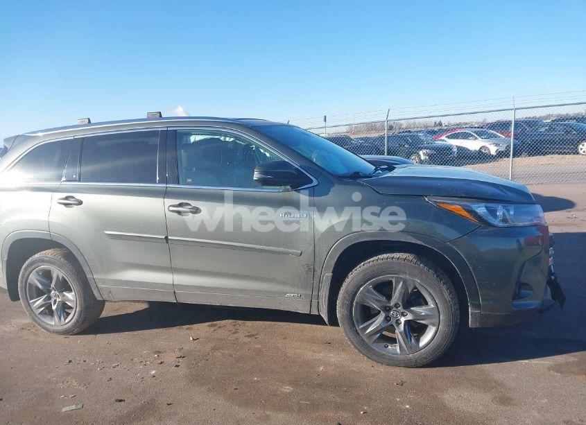 Photo 14 of 2018 Toyota Highlander HYBRID LIMITED PLATINUM (VIN 5TDDGRFH8JS045443)