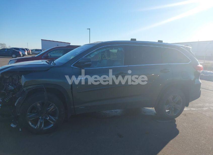 Photo 15 of 2018 Toyota Highlander HYBRID LIMITED PLATINUM (VIN 5TDDGRFH8JS045443)