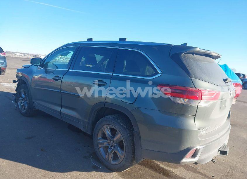 Photo 3 of 2018 Toyota Highlander HYBRID LIMITED PLATINUM (VIN 5TDDGRFH8JS045443)