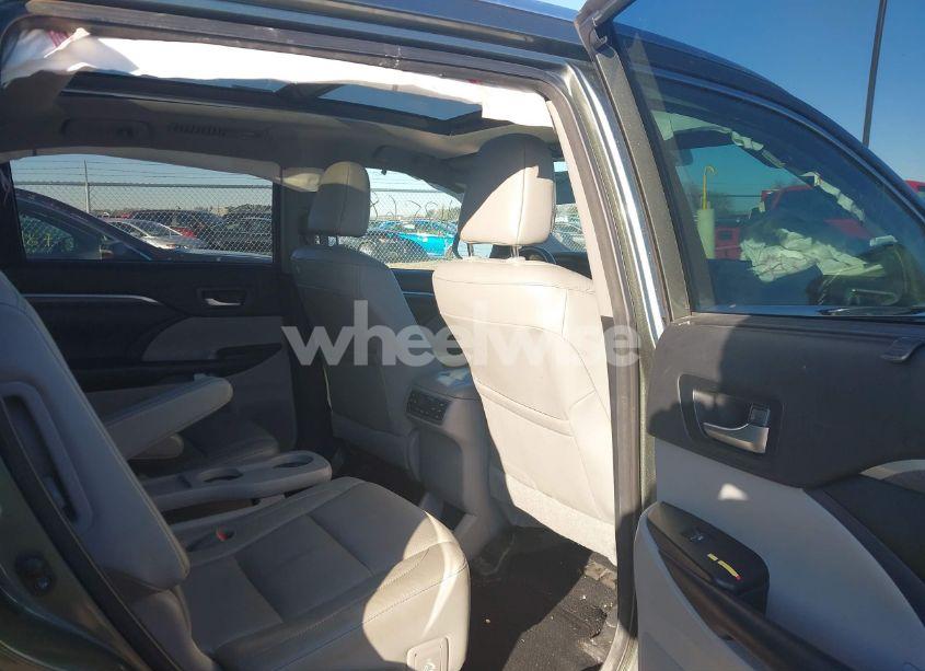 Photo 8 of 2018 Toyota Highlander HYBRID LIMITED PLATINUM (VIN 5TDDGRFH8JS045443)