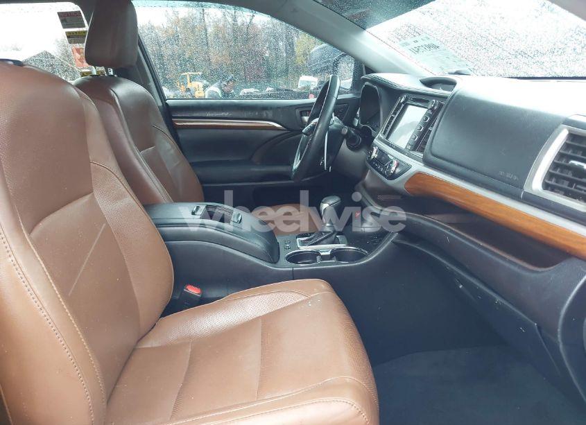 Photo 5 of 2017 Toyota Highlander HYBRID LIMITED (VIN 5TDDGRFH9HS024322)