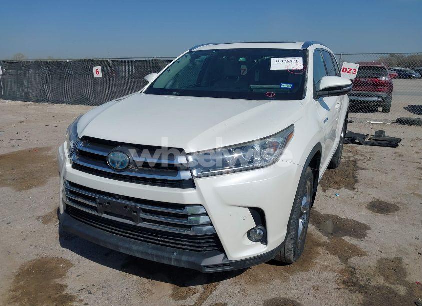 Photo 2 of 2017 Toyota Highlander HYBRID LIMITED PLATINUM (VIN 5TDDGRFH9HS032016)