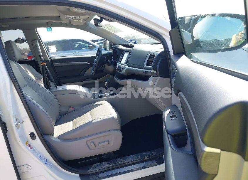 Photo 5 of 2017 Toyota Highlander HYBRID LIMITED PLATINUM (VIN 5TDDGRFH9HS032016)