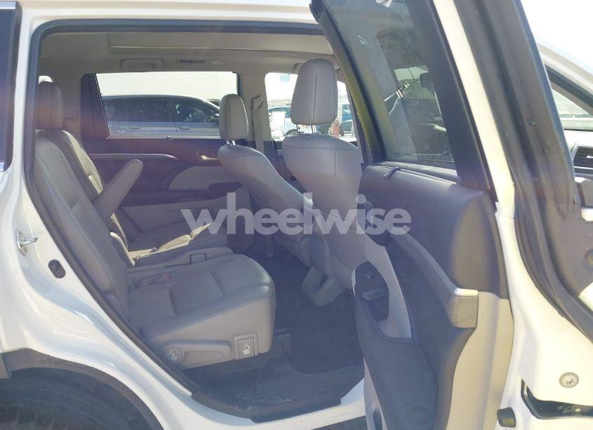 Photo 8 of 2017 Toyota Highlander HYBRID LIMITED PLATINUM (VIN 5TDDGRFH9HS032016)