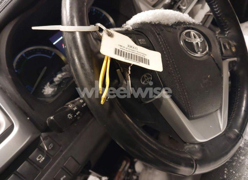 Photo 11 of 2017 Toyota Highlander HYBRID LIMITED PLATINUM (VIN 5TDDGRFHXHS030341)