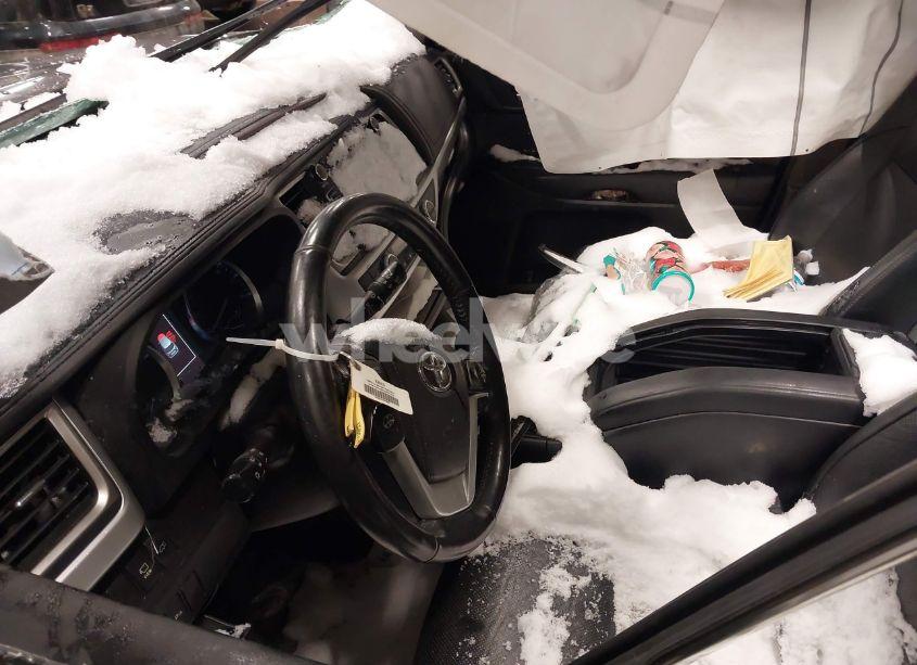 Photo 5 of 2017 Toyota Highlander HYBRID LIMITED PLATINUM (VIN 5TDDGRFHXHS030341)