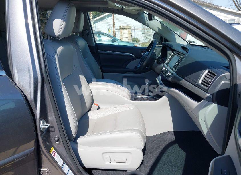 Photo 5 of 2018 Toyota Highlander HYBRID LIMITED (VIN 5TDDGRFHXJS043578)