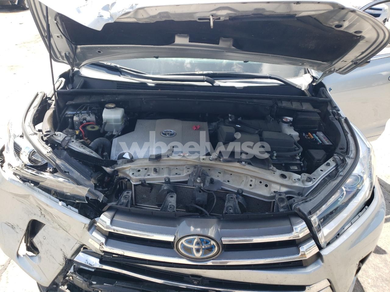 Photo 12 of 2018 TOYOTA HIGHLANDER HYBRID LIMITED (VIN 5TDDGRFHXJS045427)