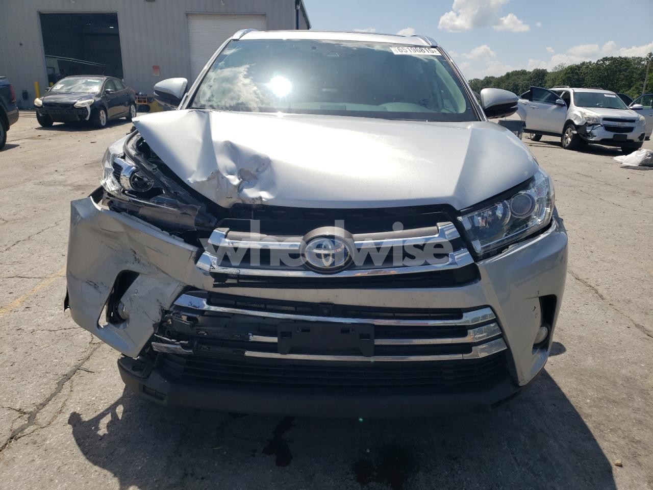 Photo 5 of 2018 TOYOTA HIGHLANDER HYBRID LIMITED (VIN 5TDDGRFHXJS045427)