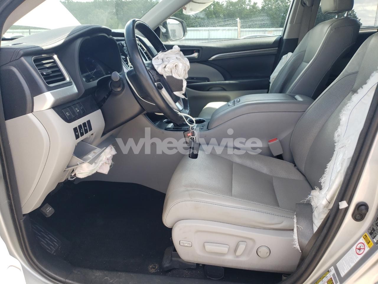 Photo 7 of 2018 TOYOTA HIGHLANDER HYBRID LIMITED (VIN 5TDDGRFHXJS045427)