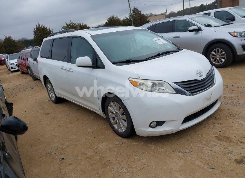 2011 Toyota Sienna XLE/LIMITED (VIN 5TDDK3DC0BS015244) main photo