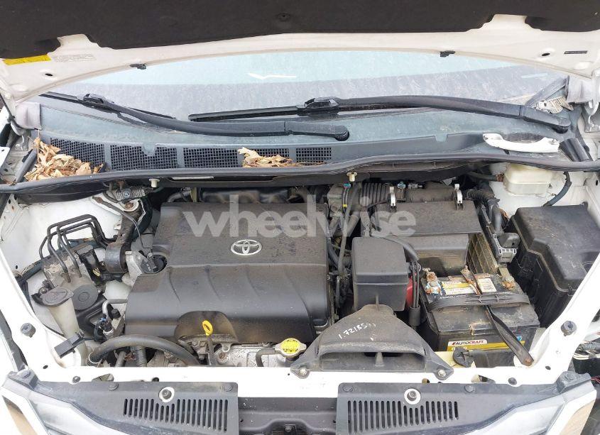 Photo 10 of 2011 Toyota Sienna XLE/LIMITED (VIN 5TDDK3DC0BS015244)