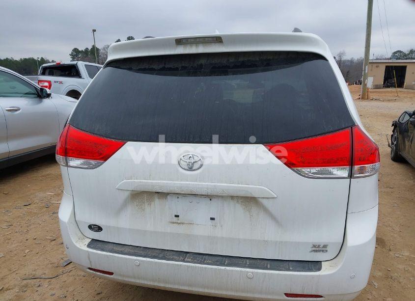 Photo 16 of 2011 Toyota Sienna XLE/LIMITED (VIN 5TDDK3DC0BS015244)