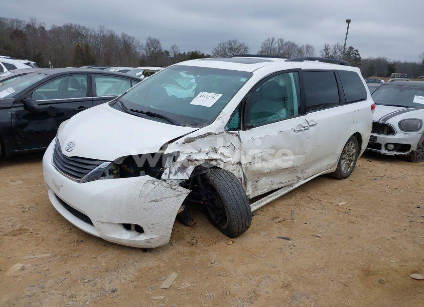 Photo 2 of 2011 Toyota Sienna XLE/LIMITED (VIN 5TDDK3DC0BS015244)